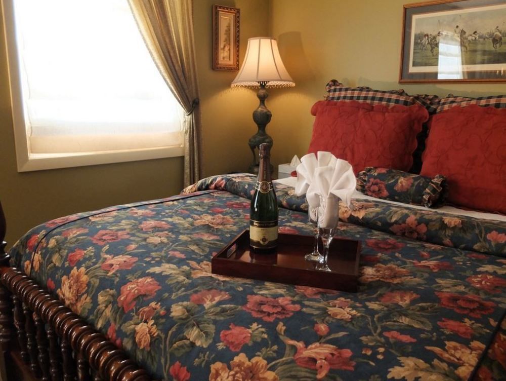 The English Inn Eaton Rapids Extérieur photo