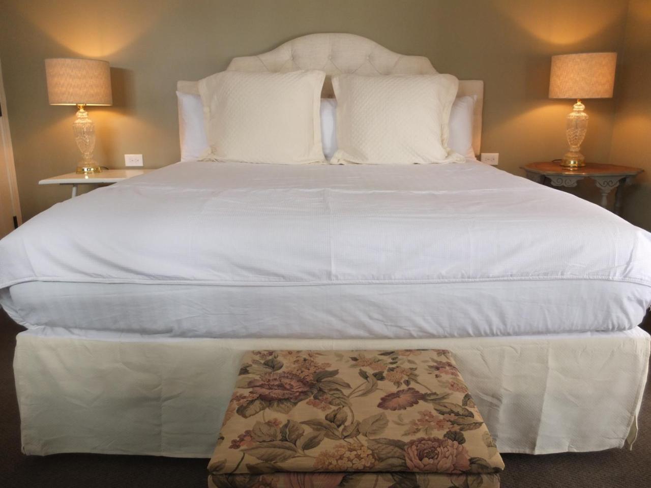 The English Inn Eaton Rapids Extérieur photo